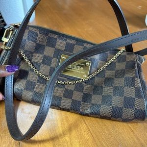 LV  crossbody AUTHENTIC